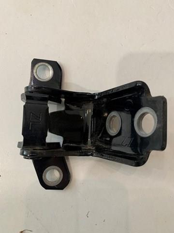 Comprar KD5372240A Mazda Bisagra de la puerta trasera derecha