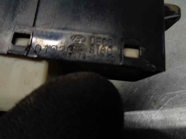 Interruptor motor elevalunas delantero derecho Hyundai/Kia 935782D000