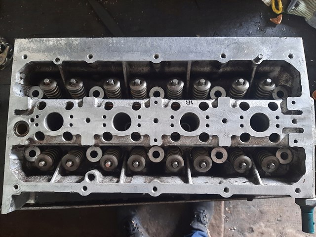 Culata de motor VAG 03C103358F