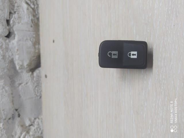 Boton Bloqueo Para Puerta Volvo 30773333 precio, desde 37,75 EUR