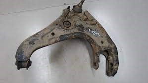 Comprar UR6134300B Mazda Brazo inferior derecho de la suspensión delantera