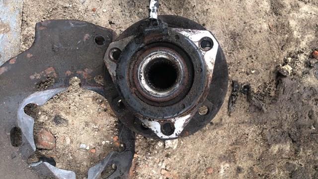 Buje de rueda delantero 9117622 General Motors