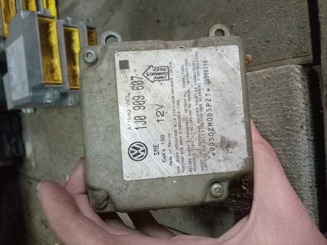 1J0909607 VAG Módulo de control de airbag