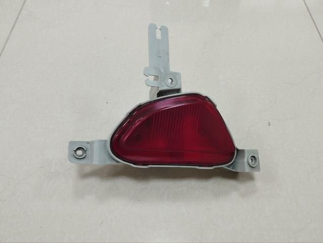 DF7151660B Mazda faro antiniebla trasero izquierdo