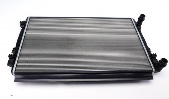 Radiador de refrigeración del motor POLCAR 13C108A1
