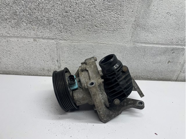 Bomba de agua 55493045 General Motors