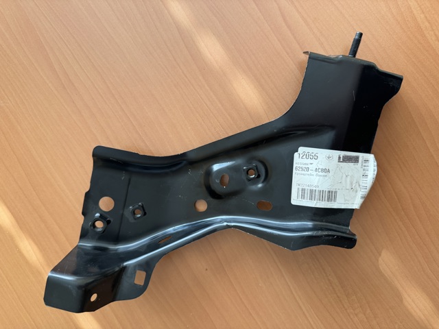 625204CB0A Nissan/Infiniti Soporte de parachoques delantero