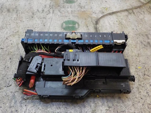  Caja de fusibles BMW 3 
