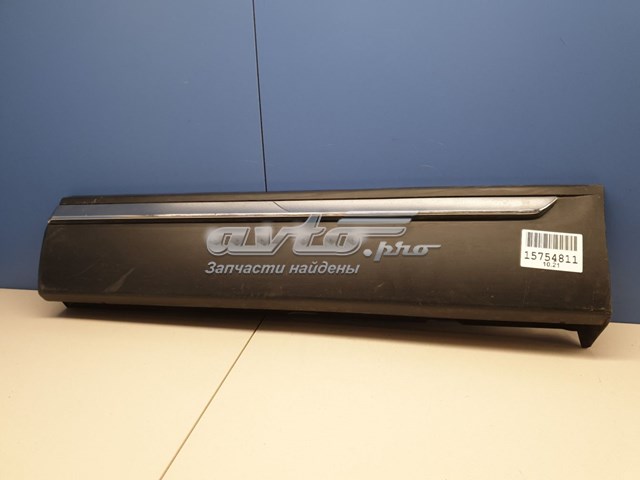 Embellecedor de puerta trasera izquierda Mazda TK4851RD0B precio, desde 117,90 EUR