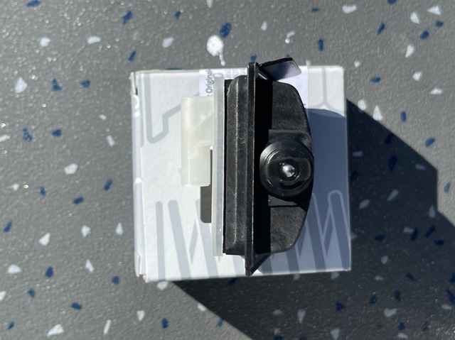 Motor de apertura de tapa de combustible Mercedes A0008208112 precio, desde 32,10 EUR