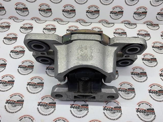LR024738 Land Rover Soporte de caja de velocidades