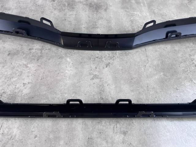 Comprar 5E3853761AF9R VAG Moldura de la rejilla del radiador