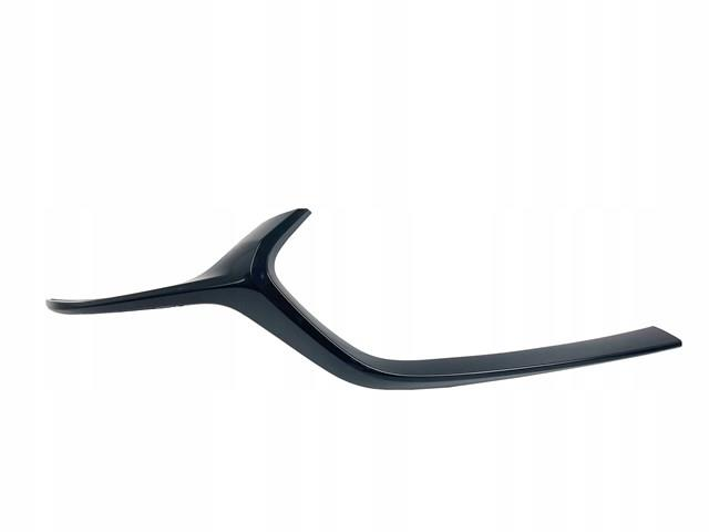 Moldura derecha de la parrilla del radiador BCKN50760C Mazda