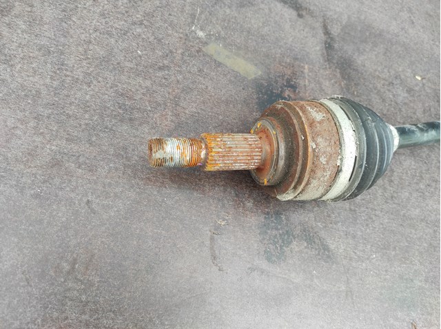 Semieje delantero izquierdo 391014031R Renault (RVI)