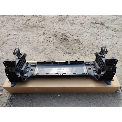 Soporte de radiador superior 1676209900 Mercedes