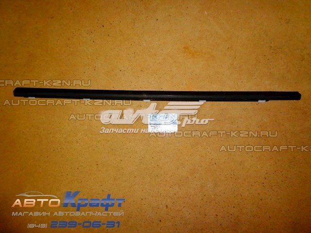 Moldura de puerta delantera izquierda superior Hyundai/Kia 822103C000