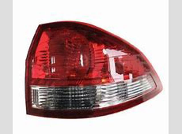 Faro derecho Mitsubishi 8301B622 precio, desde 196,60 EUR
