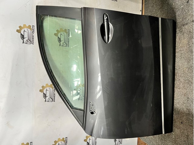 Puerta delantera izquierda KDY35902XK Mazda