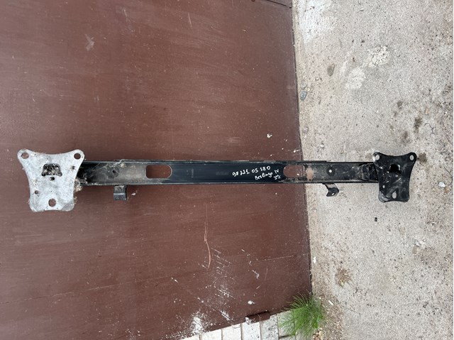 Refuerzo parachoque trasero Peugeot/Citroen 9822105380