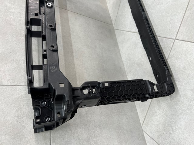 Soporte de radiador  VAG 3J0805588C