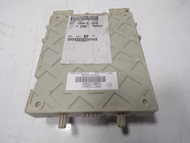Caja de fusibles 2443670 Ford