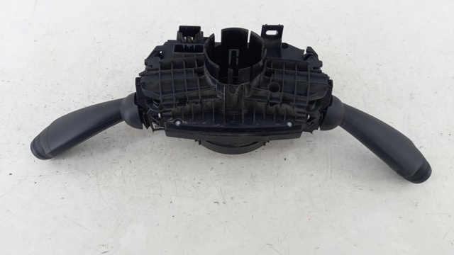 Mando bajo volante para Volvo XC40  536