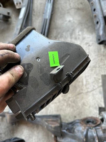 Rejilla de ventilación izquierda del salpicadero A9068300054 Mercedes