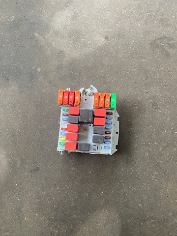 Comprar 1388601080 Peugeot/Citroen Caja de fusibles
