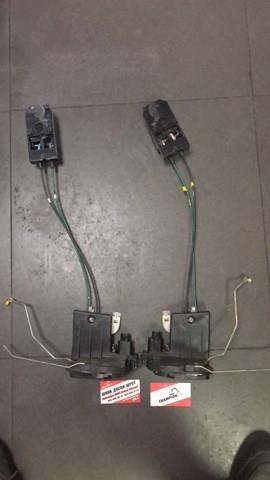 Cerradura de puerta trasera derecha KIA Spectra 