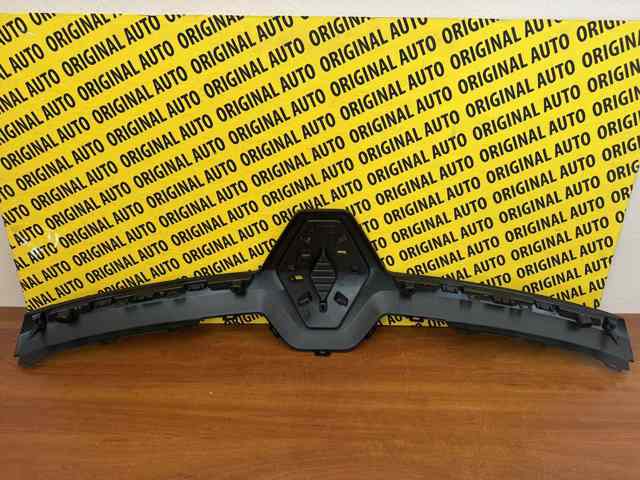623823514R Renault (RVI) Moldura de rejilla del radiador