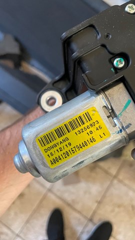 Motor limpiaparabrisas, trasera 13256923 Opel