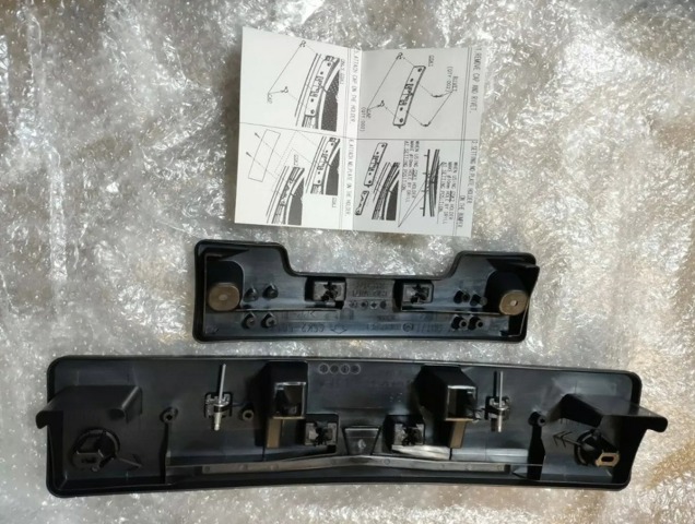 Soporte de matrícula delantera GSK150170 Mazda