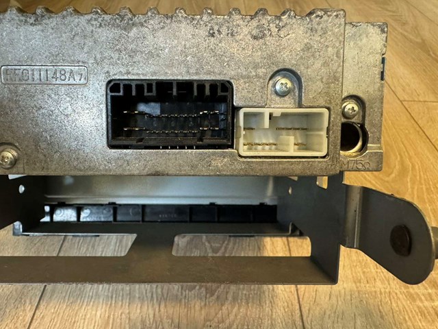 Radio AM/FM Renault (RVI) 281154759R precio, desde 126,32 EUR
