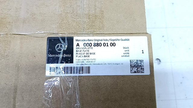 A0008800100 Mercedes Soporte del emblema de la parrilla del radiador