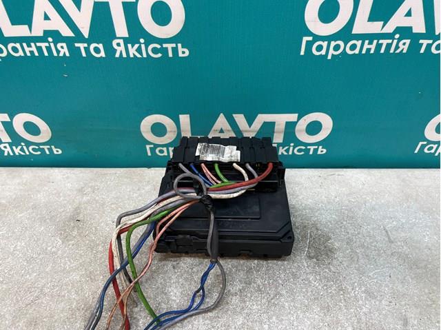 9661682980 Peugeot/Citroen Caja de relés y fusibles