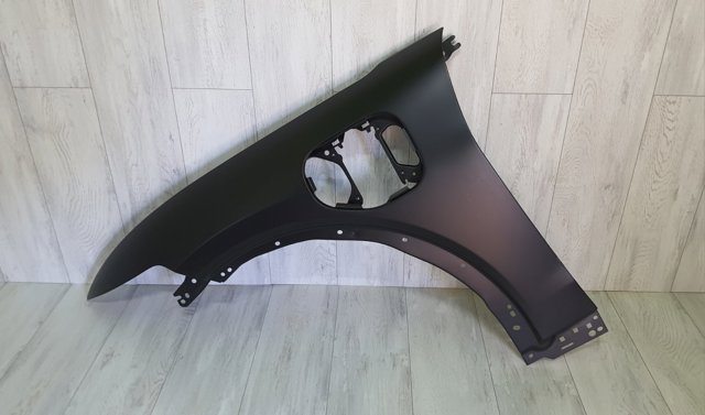Aleta delantera izquierda LJ8Z16006A Ford