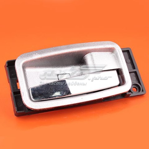 1018006377 Geely Manija interior derecha de puerta trasera