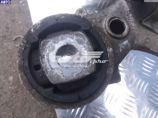 6770827 BMW Subchasis trasero soporte motor