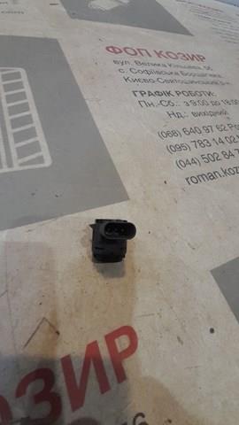 B0J867UC151 Mazda Sensor de estacionamiento delantero/trasero central