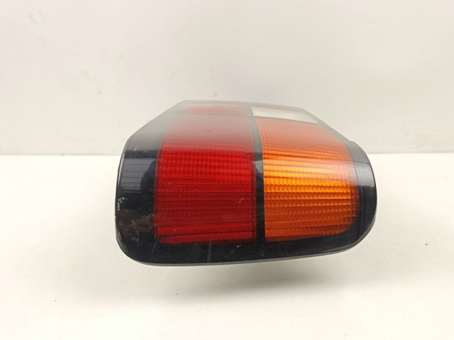 3454331 Volvo Piloto trasero derecho