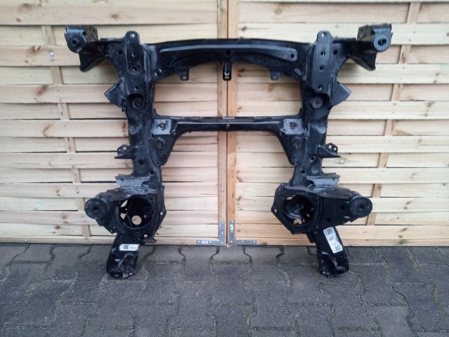 6884852 BMW Subchasis delantero