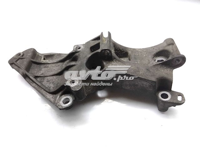 Soporte del alternador 8200327134 Renault (RVI)