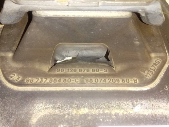 Soporte superior izquierdo del motor 9812667680 Peugeot/Citroen