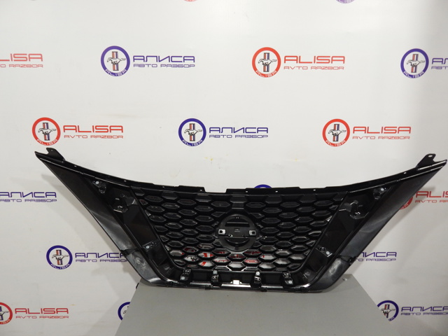 Rejilla delantera Nissan/Infiniti 623109UF0D precio, desde 346,89 EUR