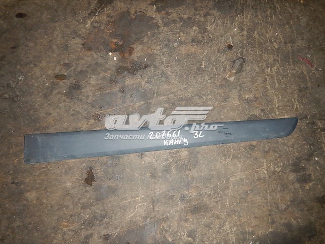 Moldura puerta trasera izquierda RENAULT 808211241R