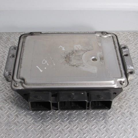 Módulo de control del motor Renault (RVI) 281011529
