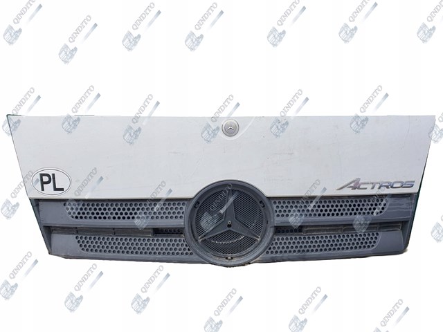 Moldura de rejilla del radiador A9607500409 Mercedes