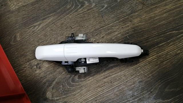 Tapa de manija exterior de puerta delantera izquierda Land Rover LR025406