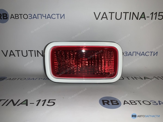 Luz trasera de parachoques derecha 2144001R3LDUE Depo/Loro/Abakus