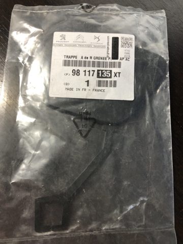 Tapa cubre gancho de remolque para parachoques delantera Peugeot/Citroen 98117135XT precio, desde 28,72 EUR